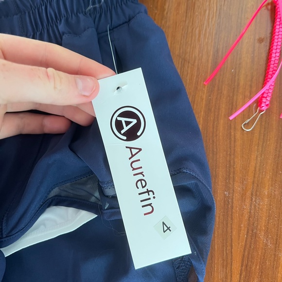 BLUE ATHLETIC SHORTS NEVER WORN BEFORE WOMENS SIZE 4 - Picture 3 of 5